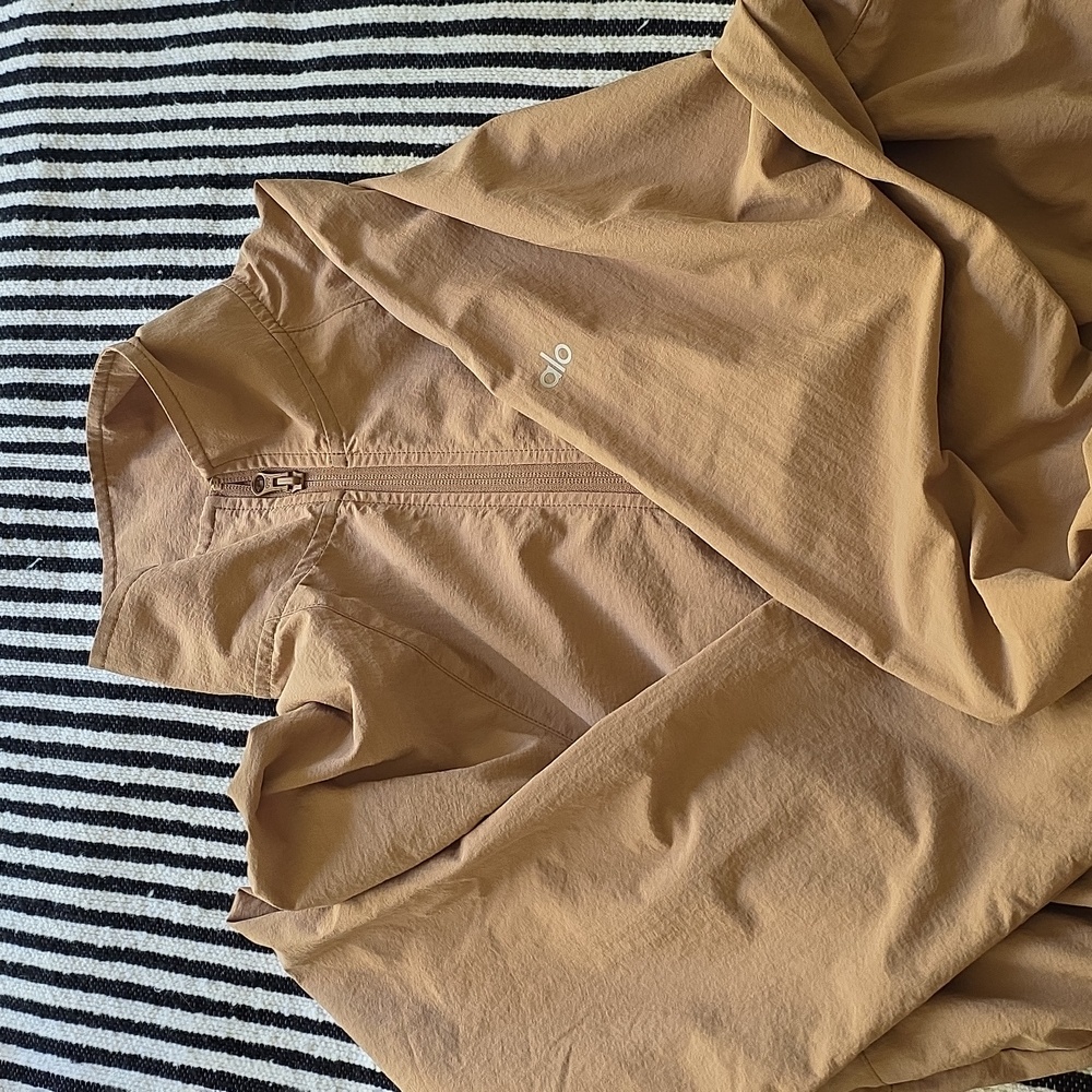 Alo yoga cropped pullover
